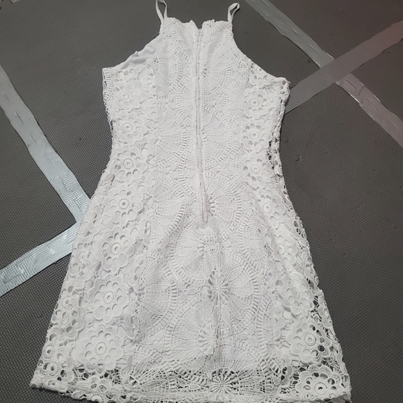 White lace dress - Picture 4 of 4